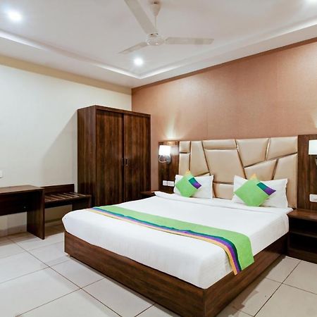 Treebo Trend Sindhura Grand Hotel Hyderabad Eksteriør billede