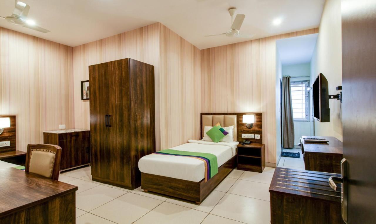 Treebo Trend Sindhura Grand Hotel Hyderabad Eksteriør billede