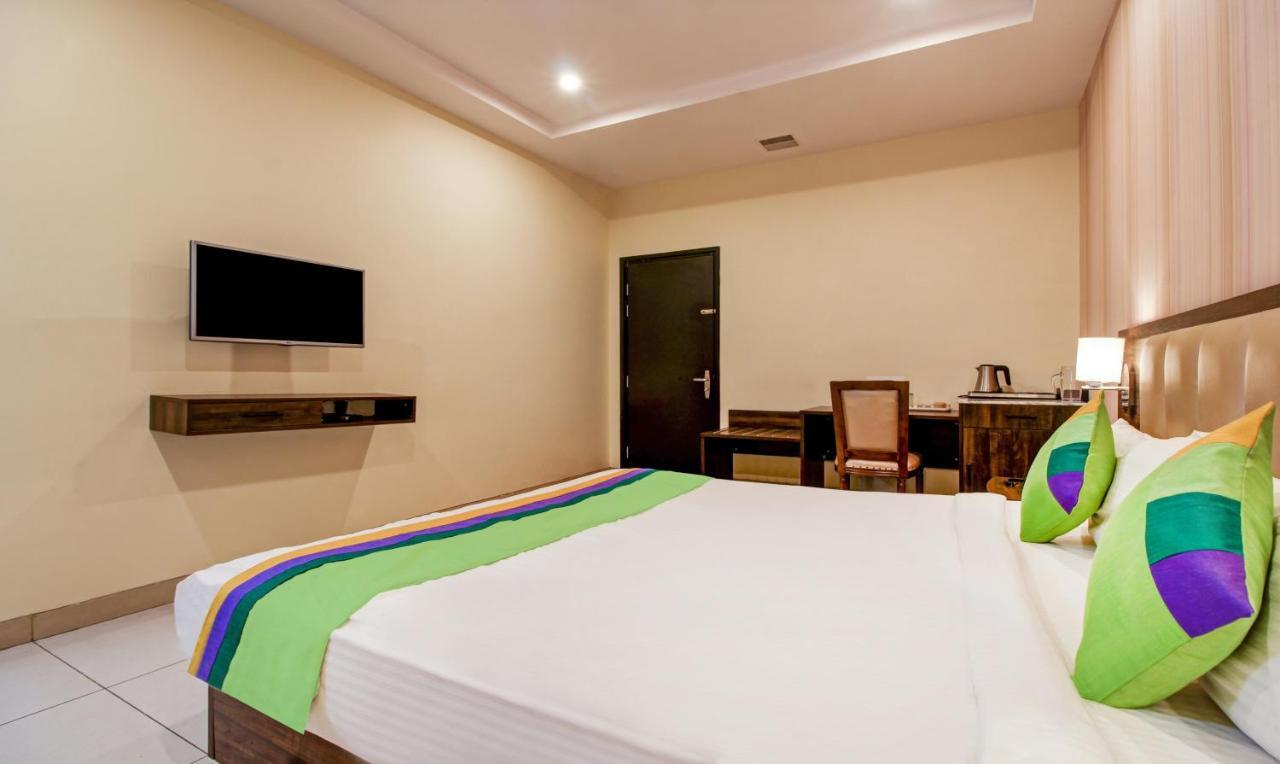 Treebo Trend Sindhura Grand Hotel Hyderabad Eksteriør billede