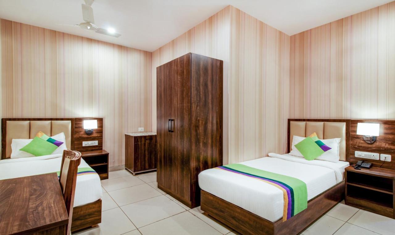 Treebo Trend Sindhura Grand Hotel Hyderabad Eksteriør billede