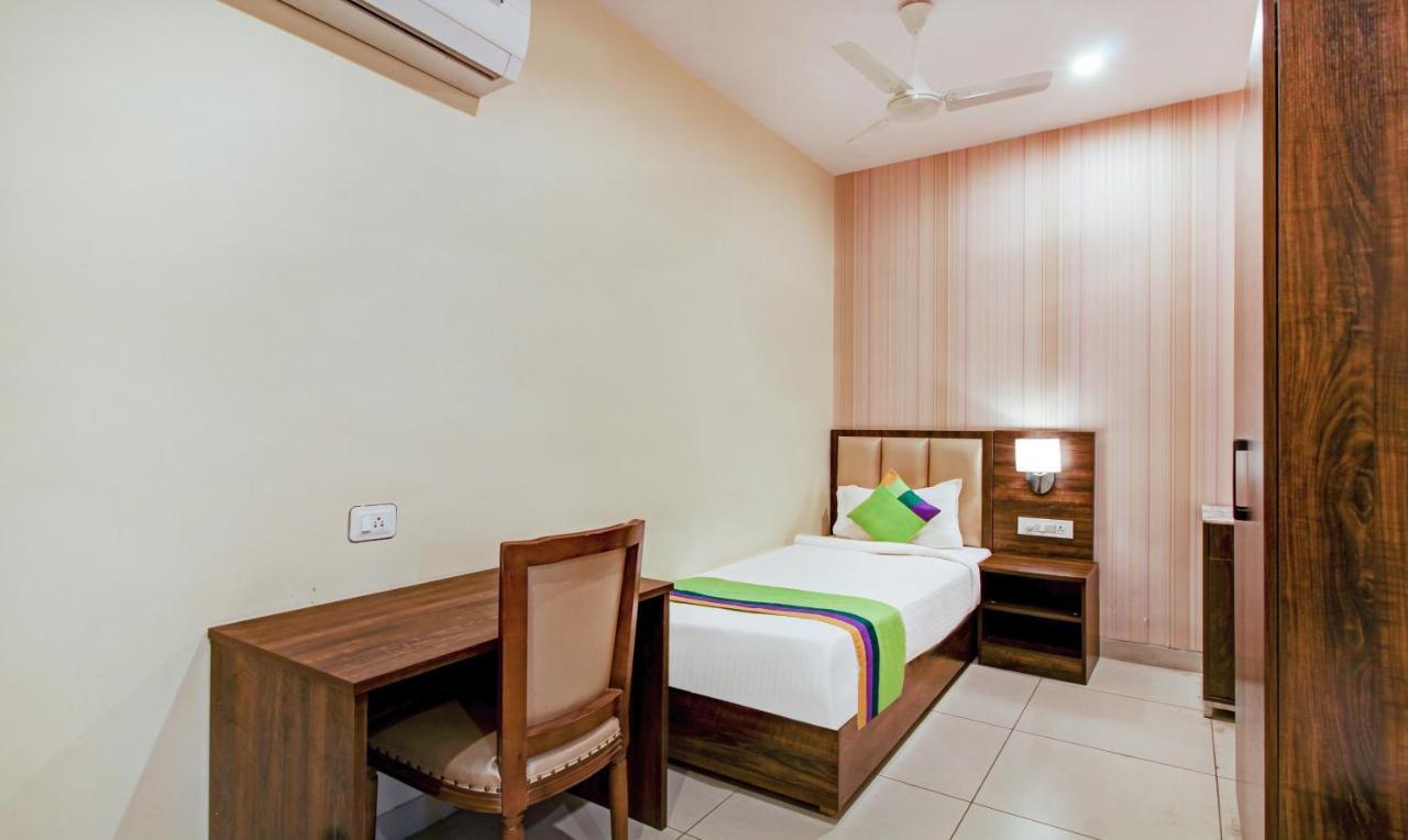 Treebo Trend Sindhura Grand Hotel Hyderabad Eksteriør billede